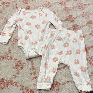 🩷4 for $20! 🛍️ Flower Outfit